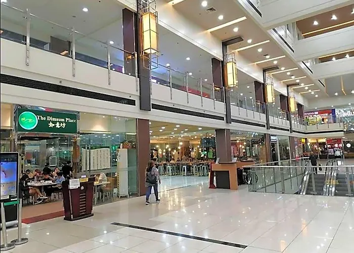 호텔 Deluxe @ Sta.lucia East Grand Mall - & Residences 3*