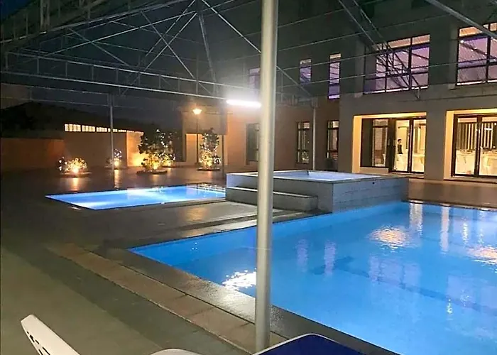 Deluxe @ Sta.lucia East Grand Mall - & Residences 호텔 마닐라